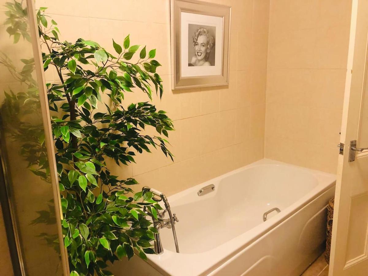 Ilkley Central One Apartment Екстериор снимка